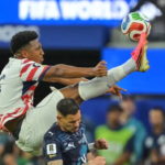 المنتخب الأمريكي نجح في تحقيق فوز عريض بنتيجة 4-1 على حساب باراغواي في افتتاح المونديال في أمريكا (أسوشيتد برس)