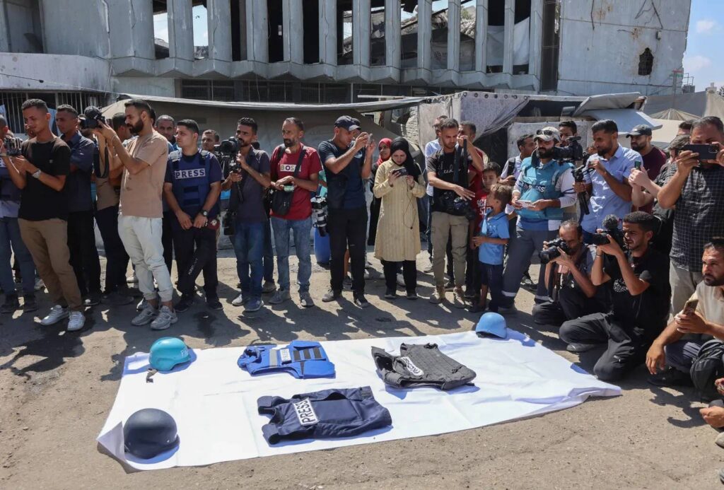 لجنة حماية الصحفيين تحذف 20 صحفيًا فلسطينيًا وتثير جدلًا
