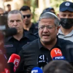 بن غفير يسخر من أسيرة فلسطينية ويبرر سوء أوضاع الأسرى