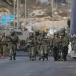 الخليل تحت الحصار.. 2649 نازحًا و128 بوابة تعزل الفلسطينيين